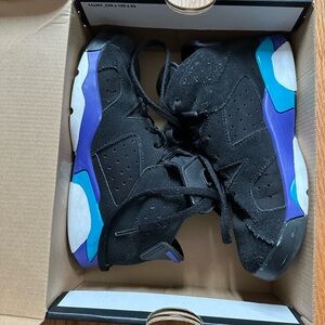 Youth Jordan retro 6s size 1.5Y